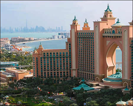 High-end Dubai hotels target residents as foreign tourists fall