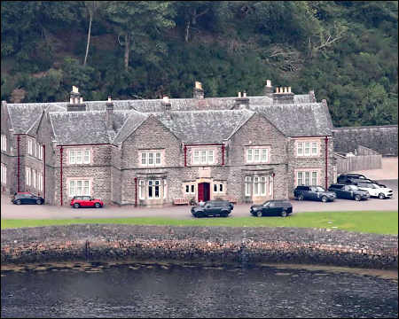 Dubais Sheikh Al Maktoum in Scotland to celebrate 77th birthday