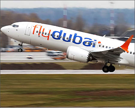 FlyDubai airplane aircraft airline airways UAE